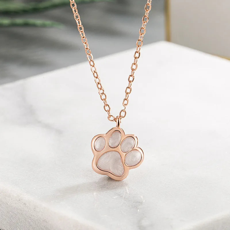 Paw Pendant Necklace – Symbolic Animal Jewellery for Women