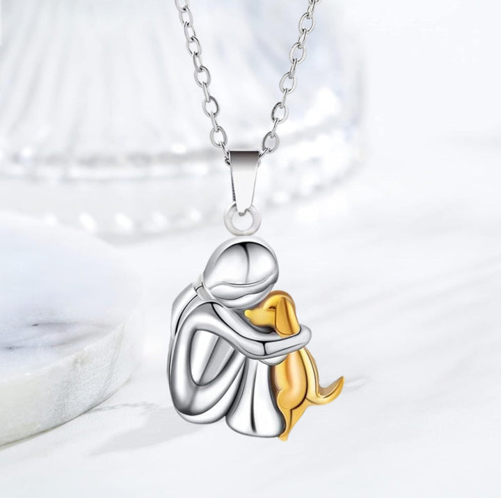 Collier porte-bonheur avec motif de chien