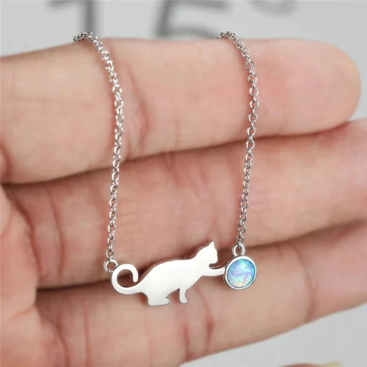 Retro Vintage-Style Cat Necklace