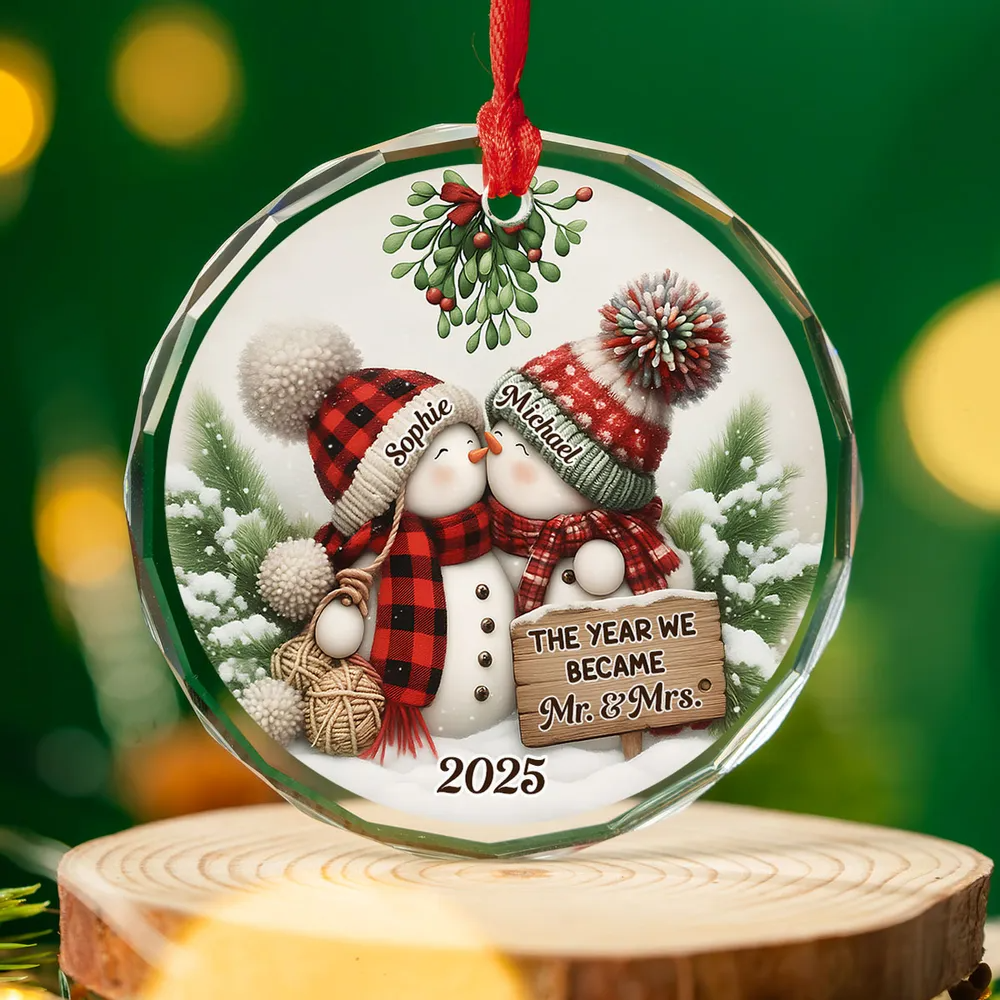 The Year We Became Mr & Mrs - Personalized Glass Ornament - Gift For Couple, Christmas, Wedding, Anniversary HH01